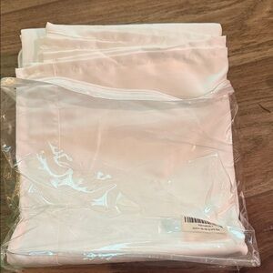 Brand New Nestl Queen White Flat Bedding Sheet